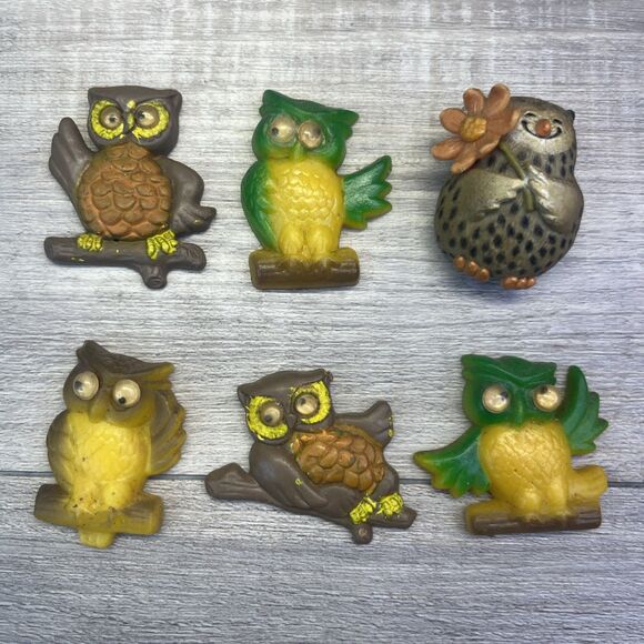 Owl Refrigerator Magnets Wiggle Eyes Painted Plastic Vintage 80s Lot of 6 - Picture 1 of 9